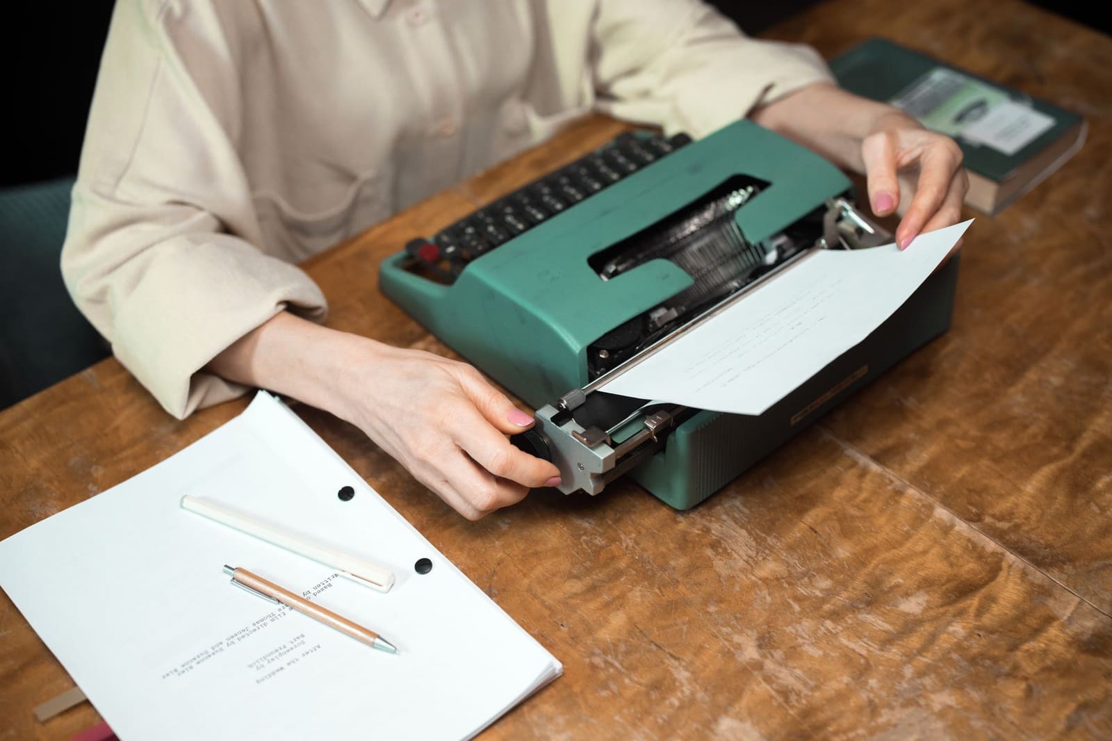 Phrase de remerciement mail en 2026 : 20 formules professionnelles et exemples concrets